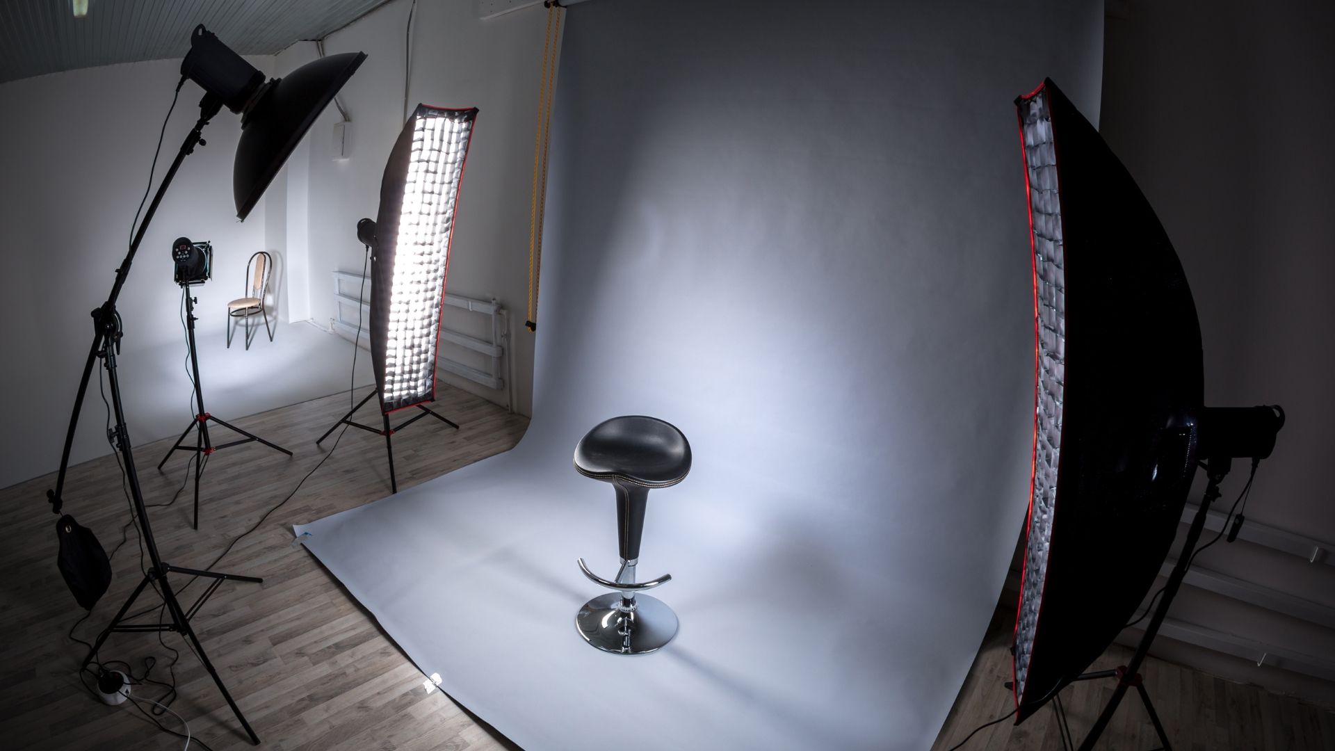 PHOTOGRAPHY STUDIO FACILITIES