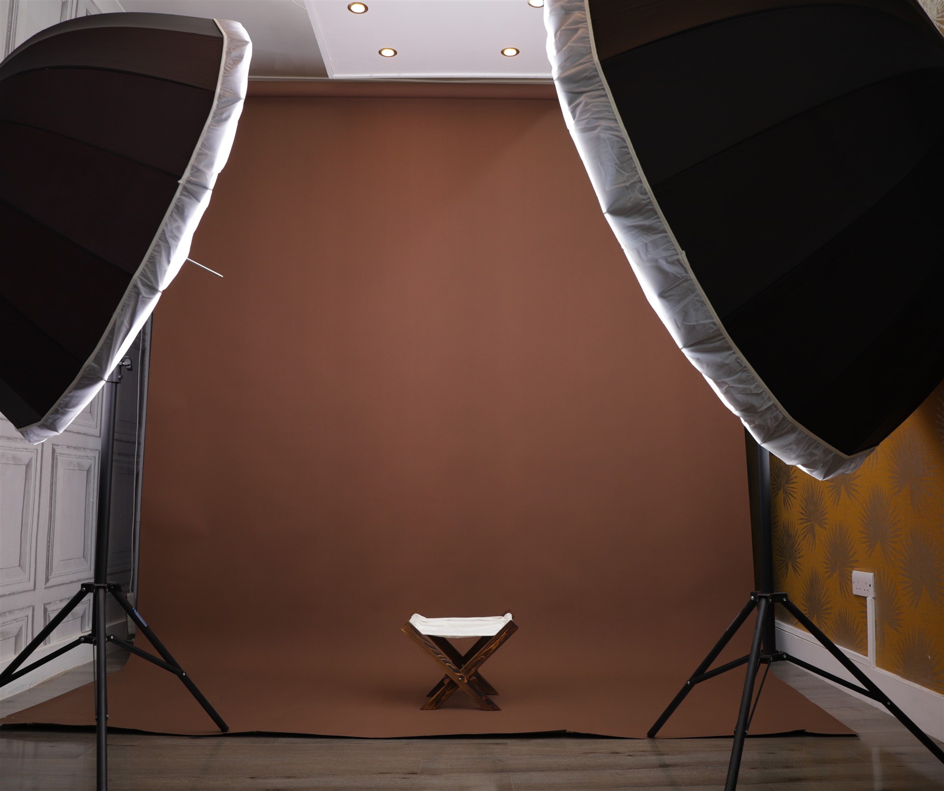 PHOTOGRAPHY STUDIO FACILITIES